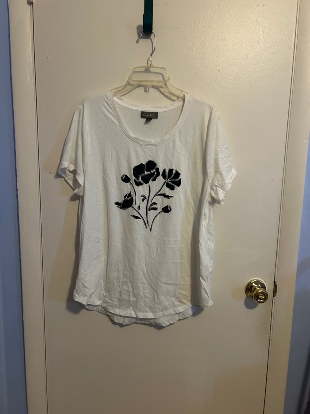 Style & Co. Black and White Flower Short Sleeve Shirt